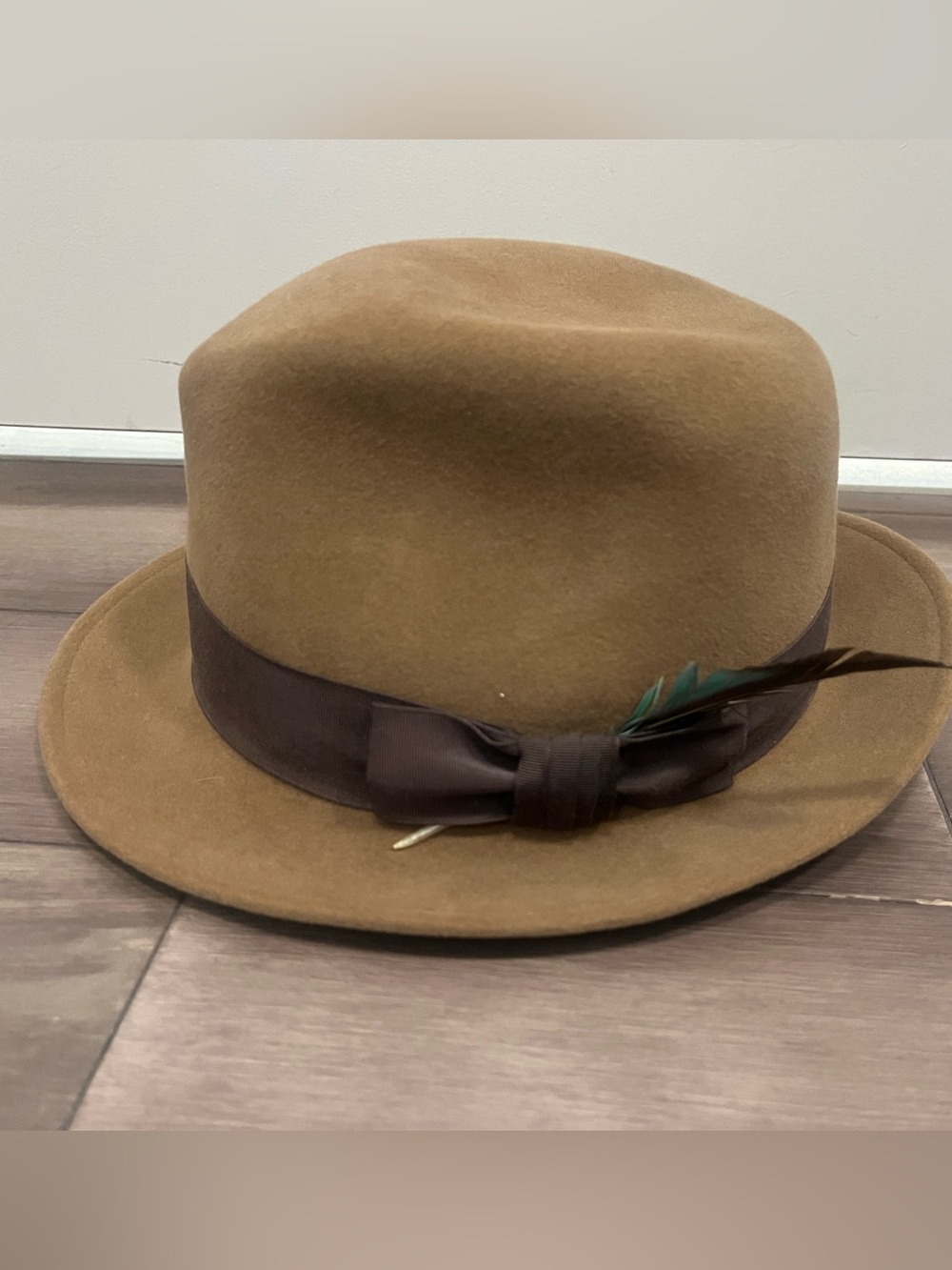 Makins Felt Fedora Hat Brown With Feather Size Large EUC Made In The USA